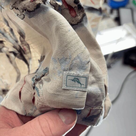 Tommy Bahama Island Zone Kehoe Beach 100% Silk Shirt Size XXL Textured Camp Fun - Picture 7 of 7